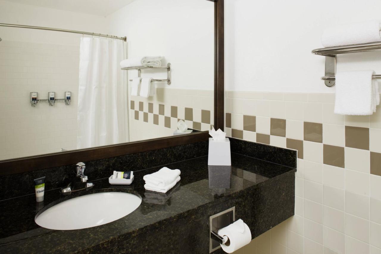 Four Points By Sheraton Fort Myers Airport المظهر الخارجي الصورة