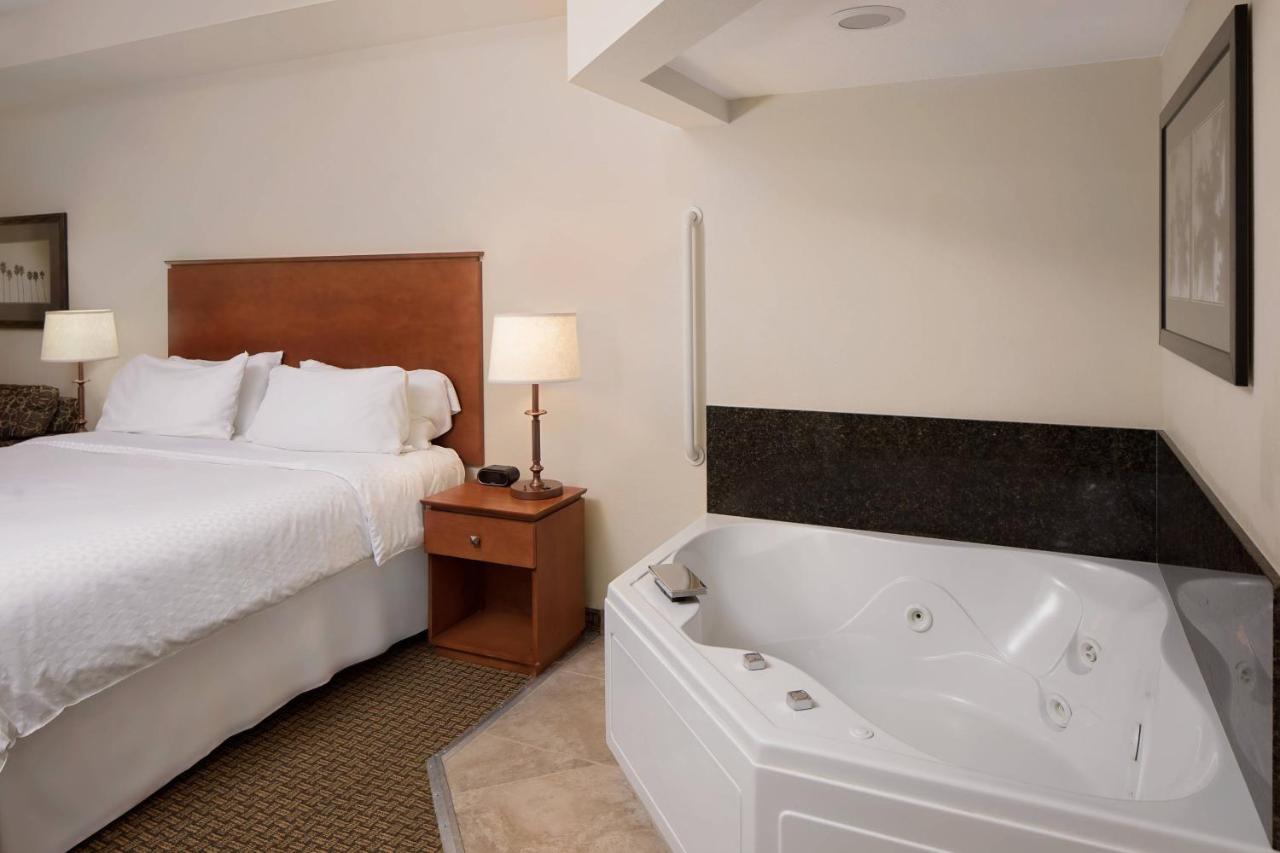 Four Points By Sheraton Fort Myers Airport المظهر الخارجي الصورة